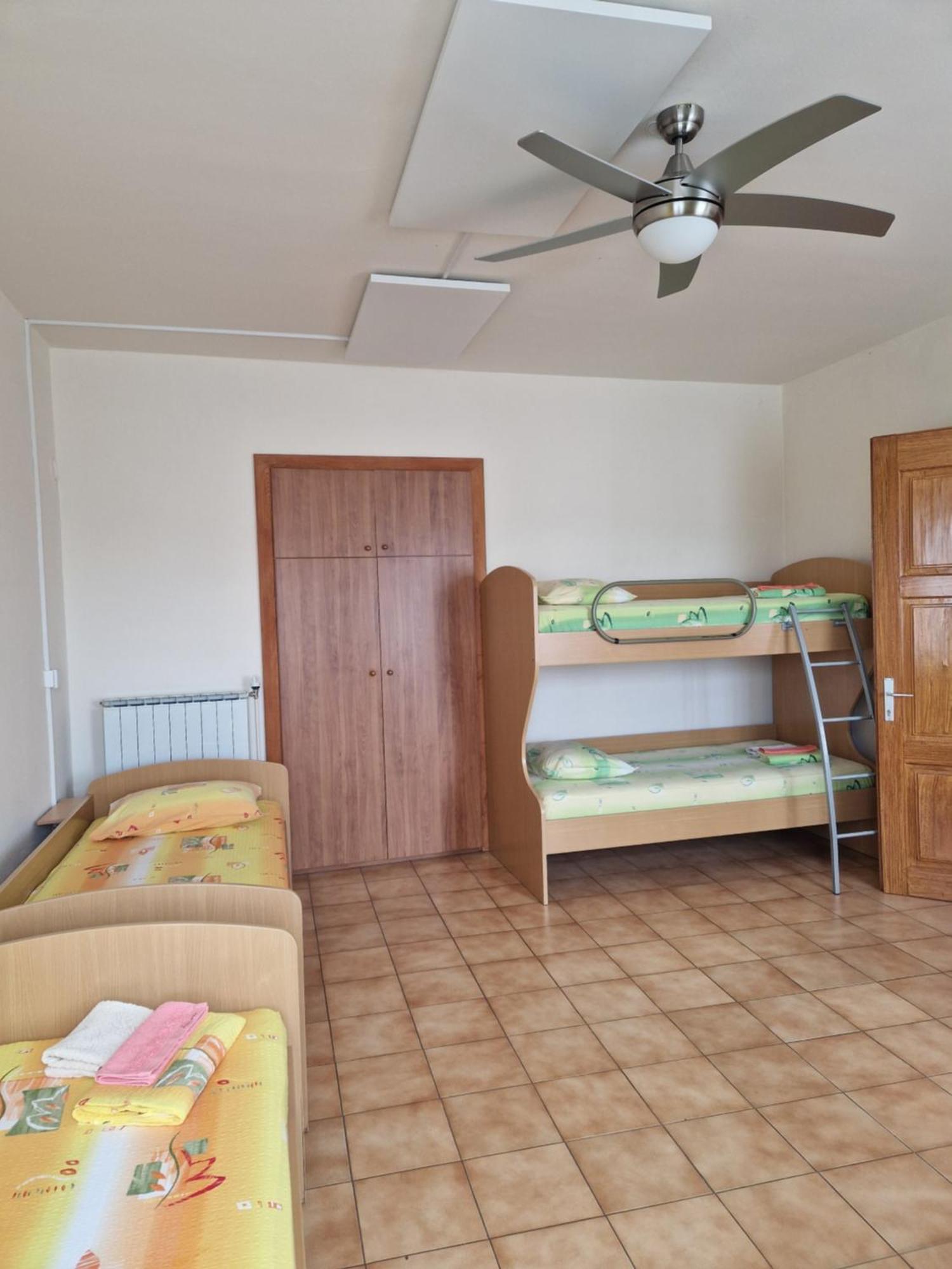 Apartma In Soba Vipavski Kriz Ajdovščina Oda fotoğraf