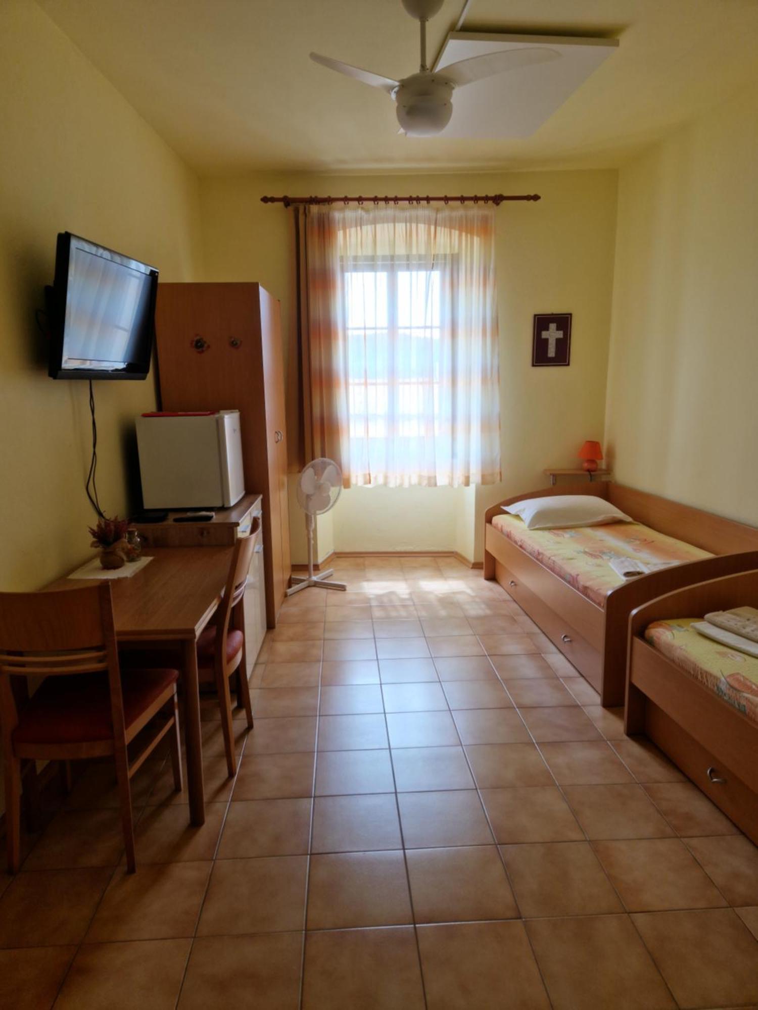 Apartma In Soba Vipavski Kriz Ajdovščina Oda fotoğraf